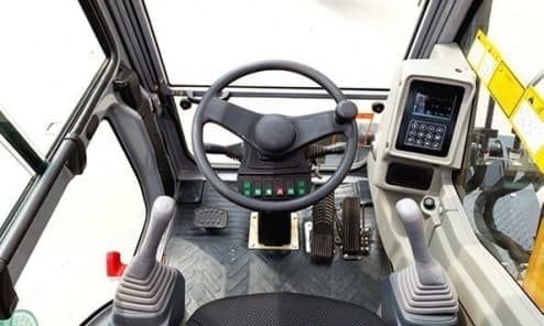 Колесный экскаватор HENGTE HT215W ( в габарите)